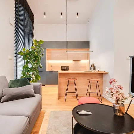 Ksiecia Witolda 38-40 By Homeprime 브로츠와프